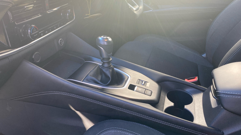 Nissan Qashqai 1.3 DiG-T MH N-Connecta 5dr Petrol Hatchback